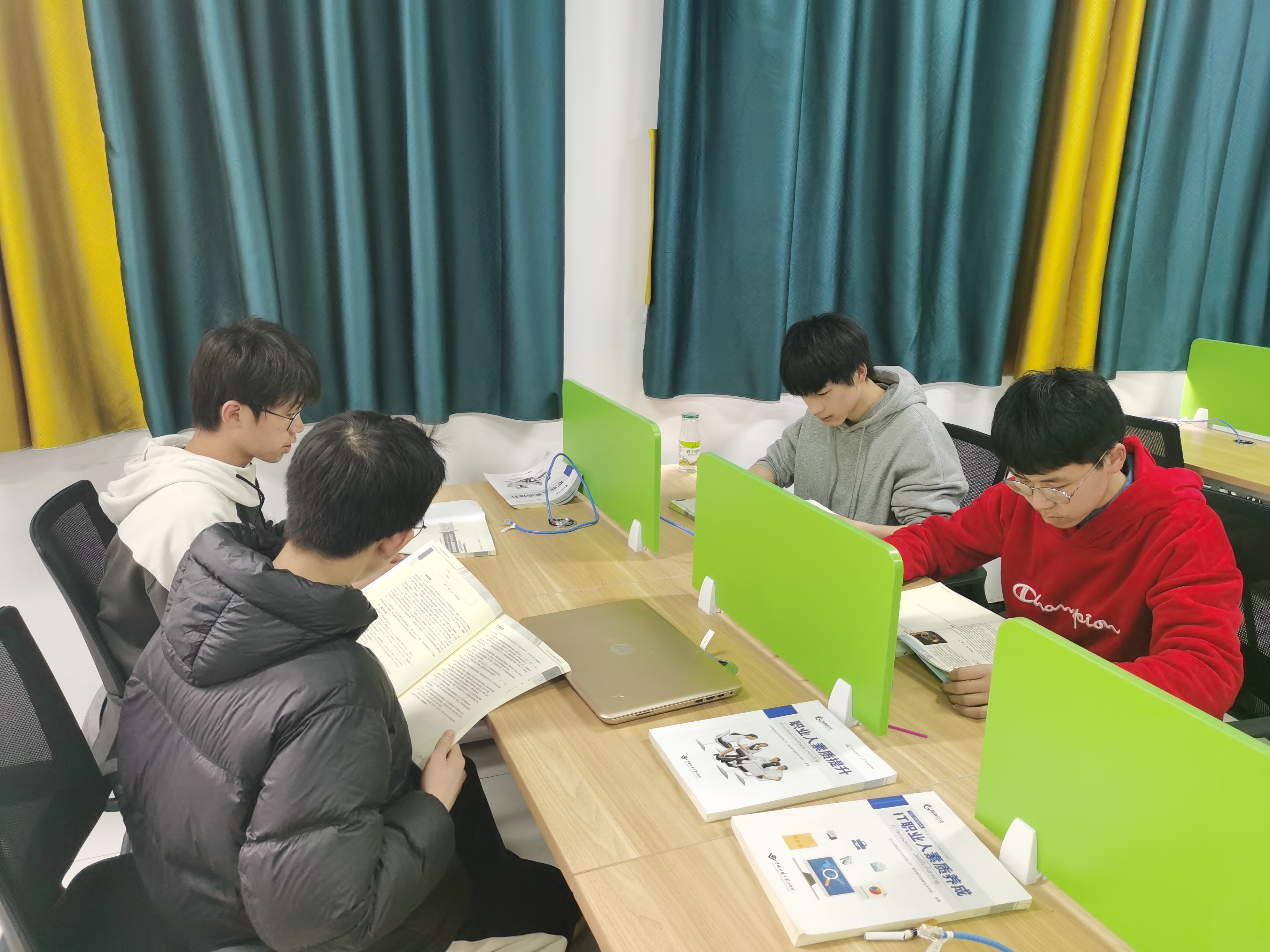 1-2305241S2035N.jpg